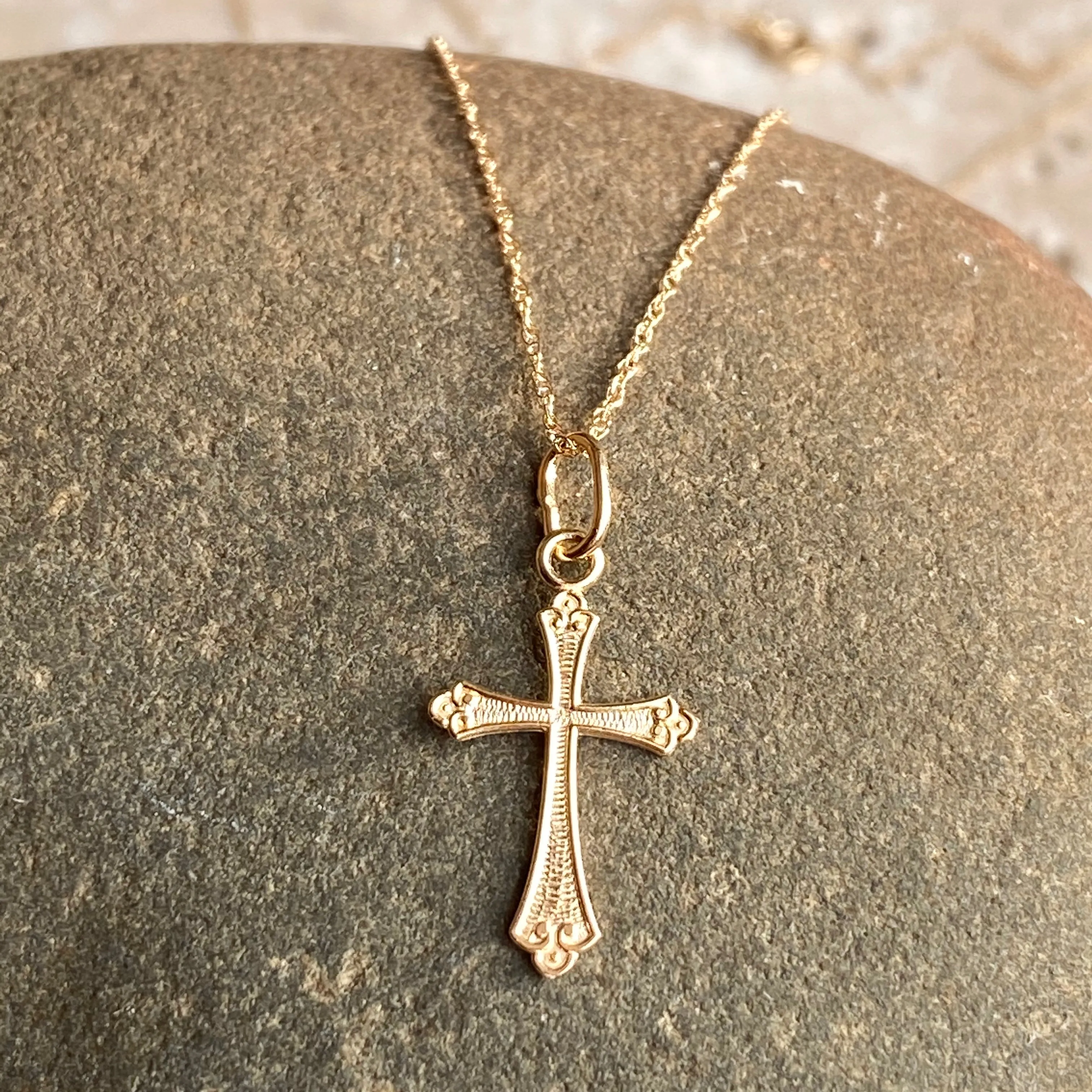 14KT Yellow Gold Textured Small Cross Pendant Chain Necklace