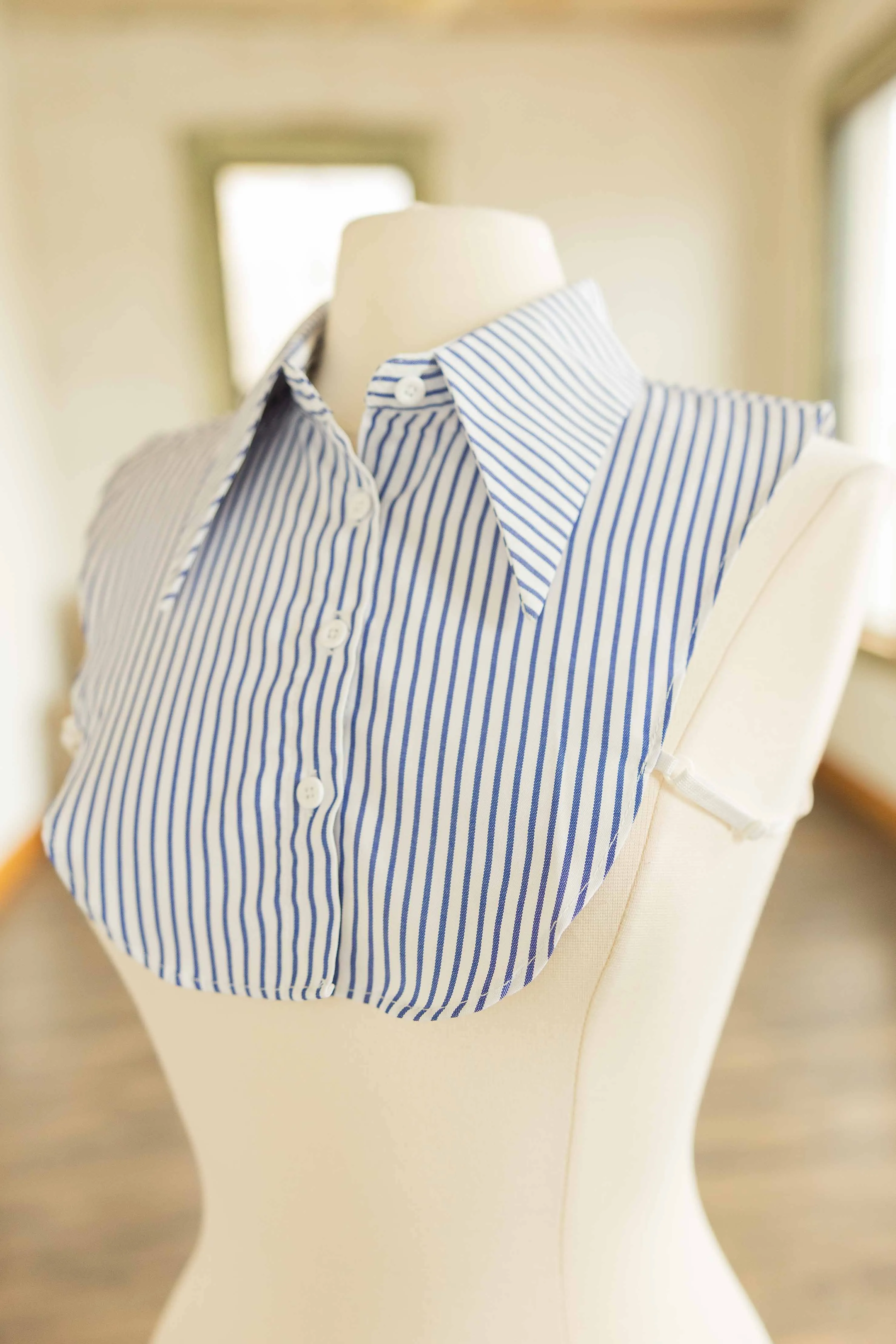 BLUE STRIPE FALSE COLLAR