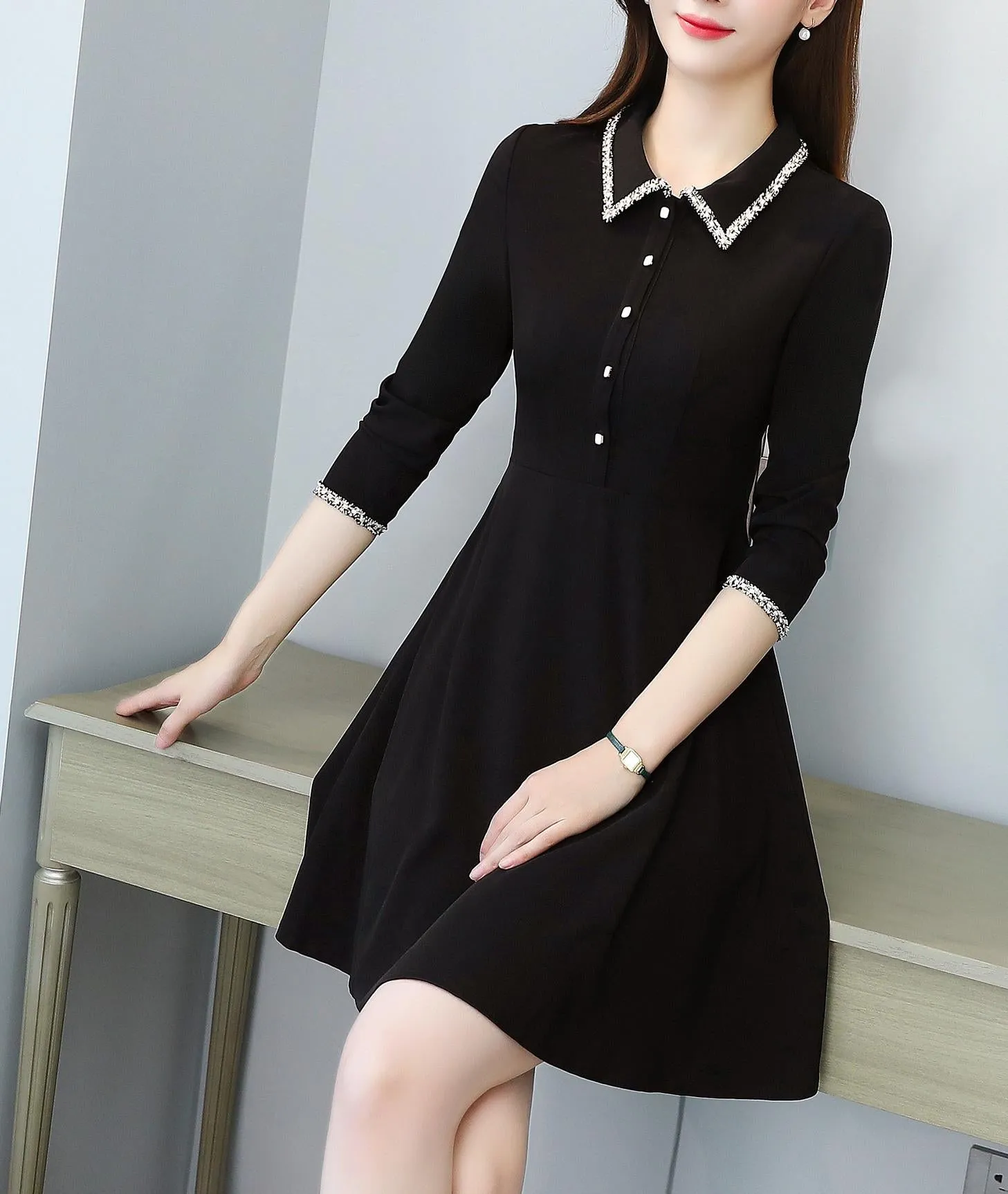Chic Women's Long Sleeve Dress in Classic Black
