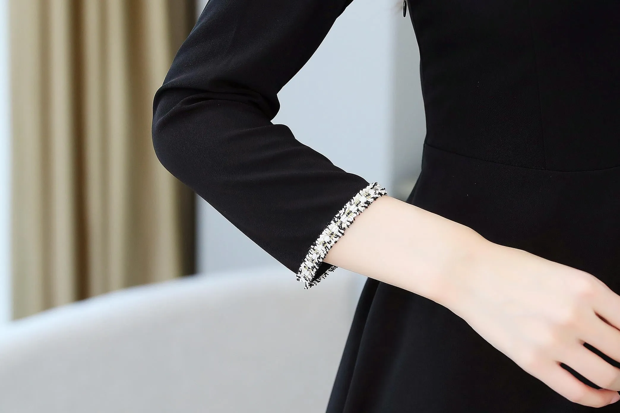 Chic Women's Long Sleeve Dress in Classic Black