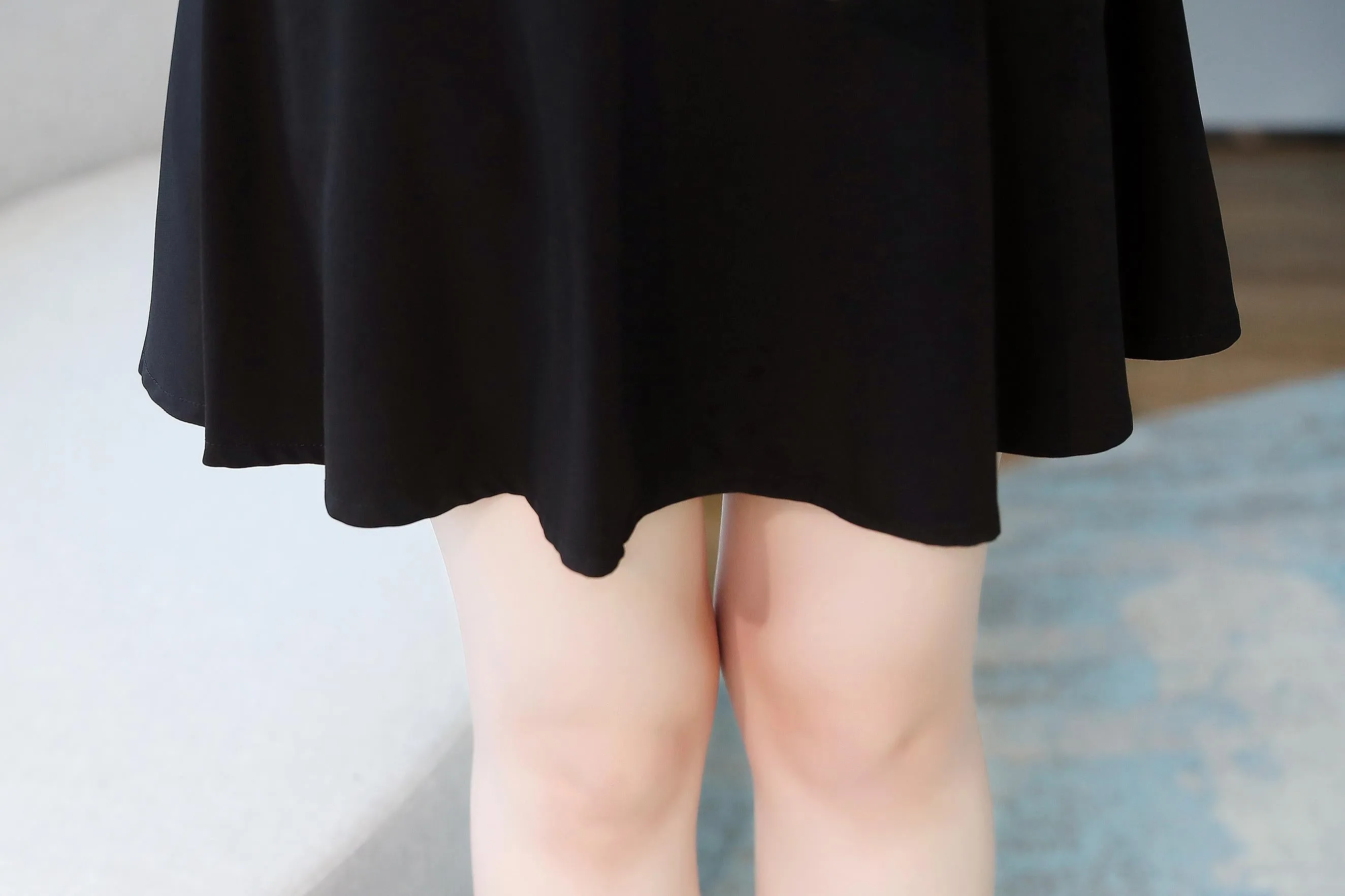 Chic Women's Long Sleeve Dress in Classic Black