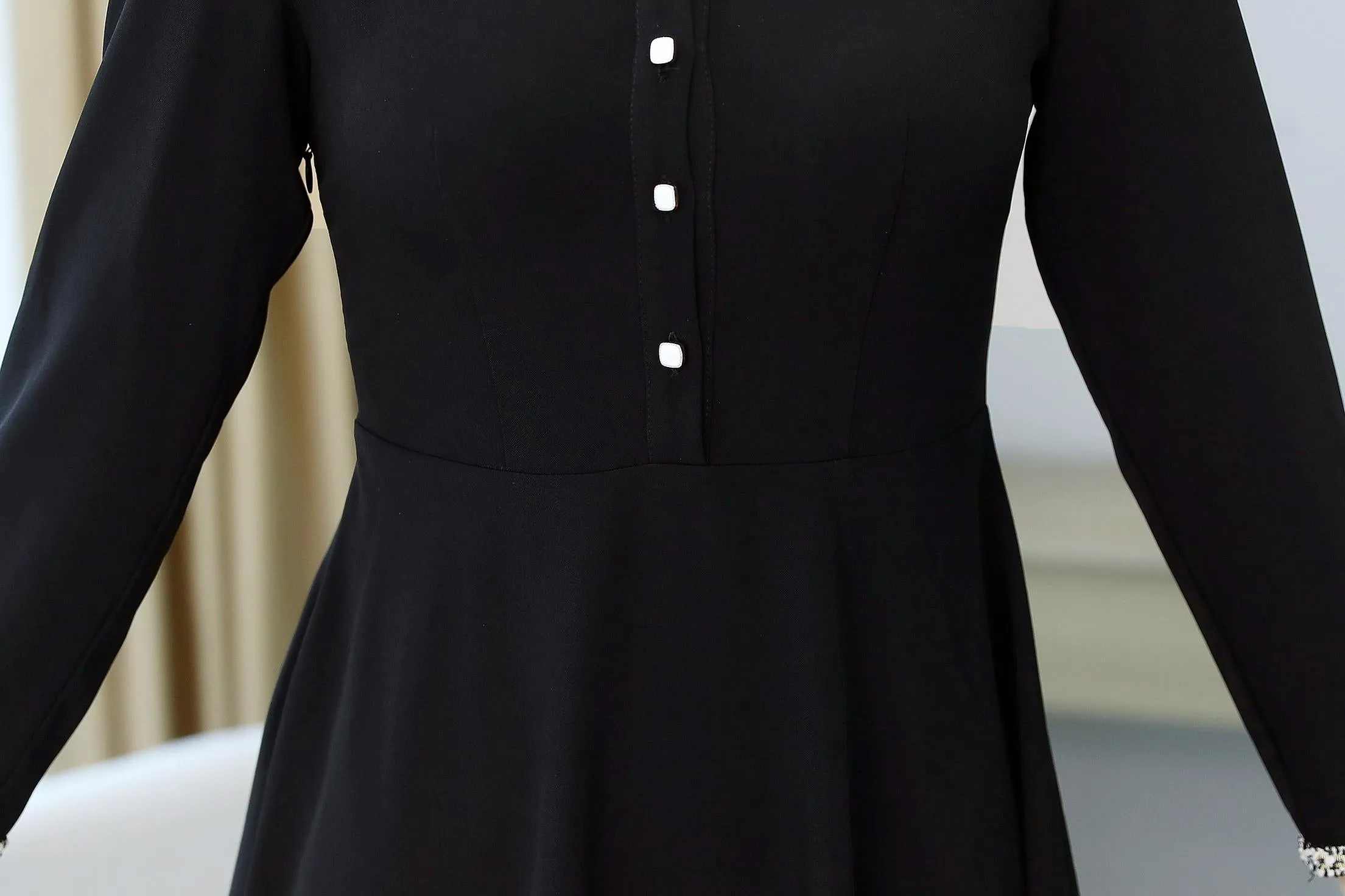 Chic Women's Long Sleeve Dress in Classic Black