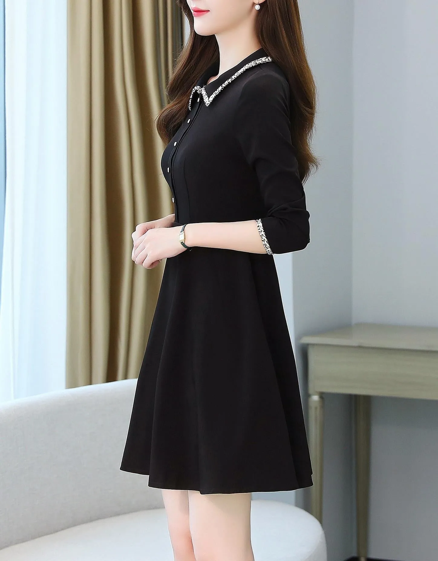 Chic Women's Long Sleeve Dress in Classic Black