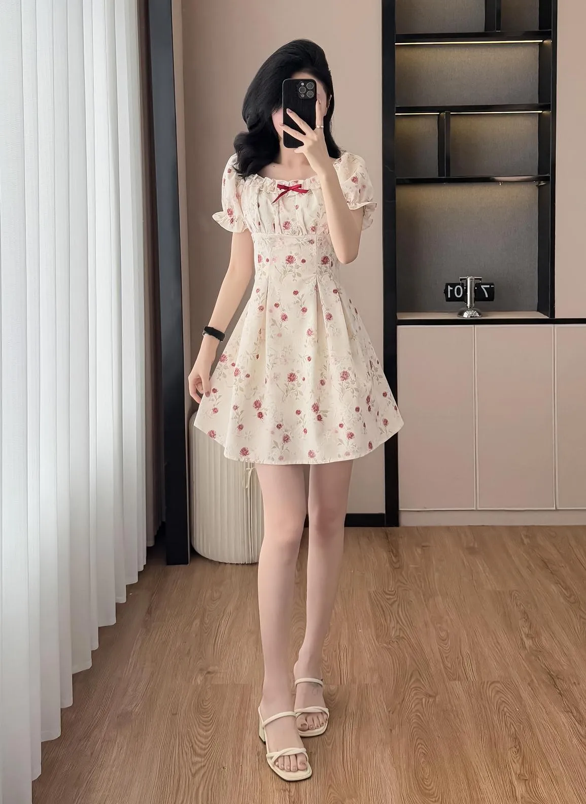 Elastic-Waisted Mini Summer Dress with Bow Tie Neckline and Pleated Details