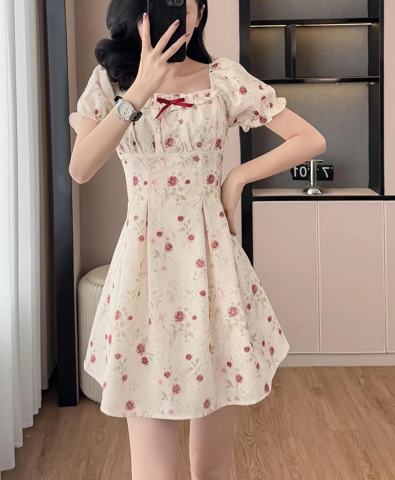 Elastic-Waisted Mini Summer Dress with Bow Tie Neckline and Pleated Details