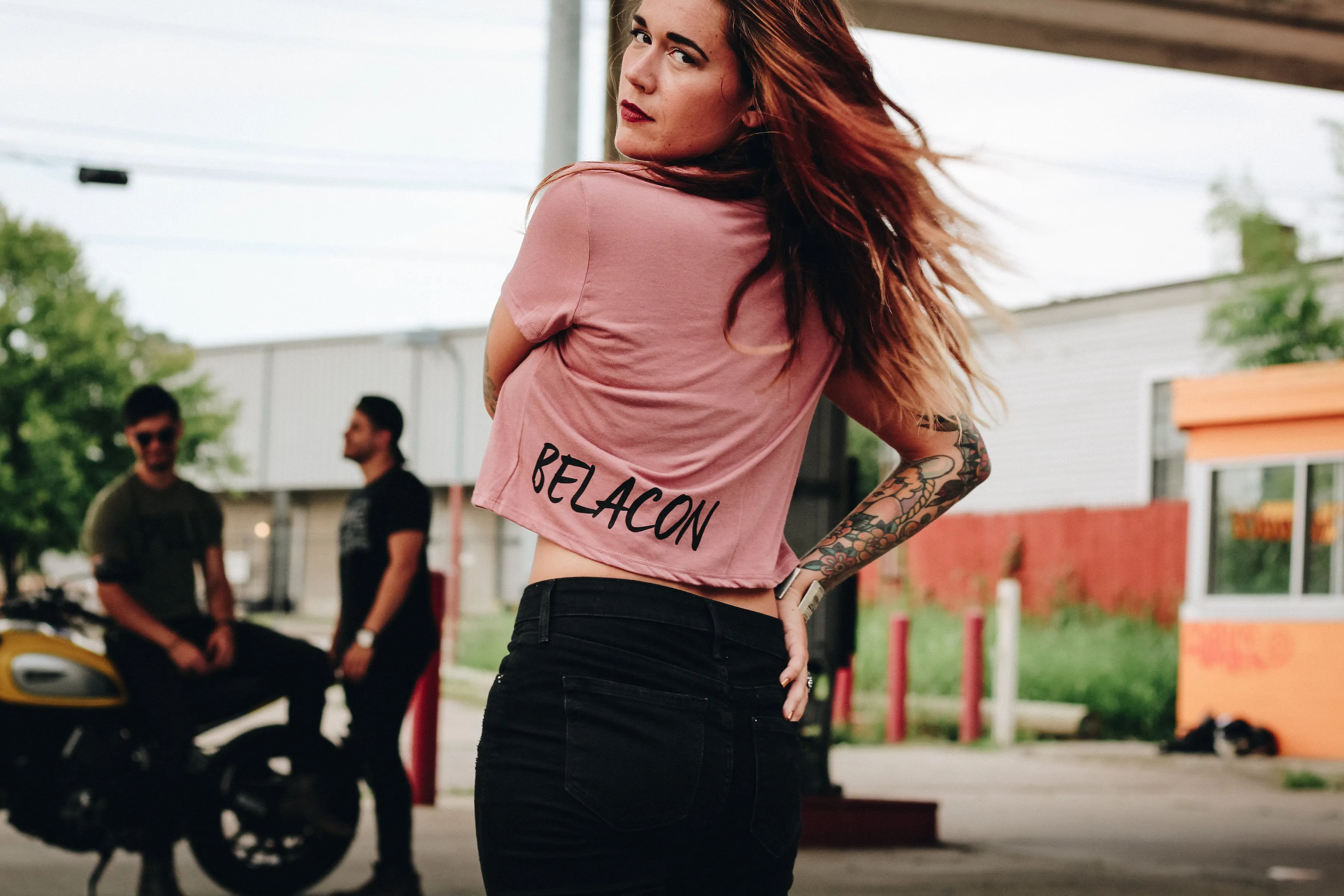 Heavy Metal Hamsa Crop Tee - Mauve
