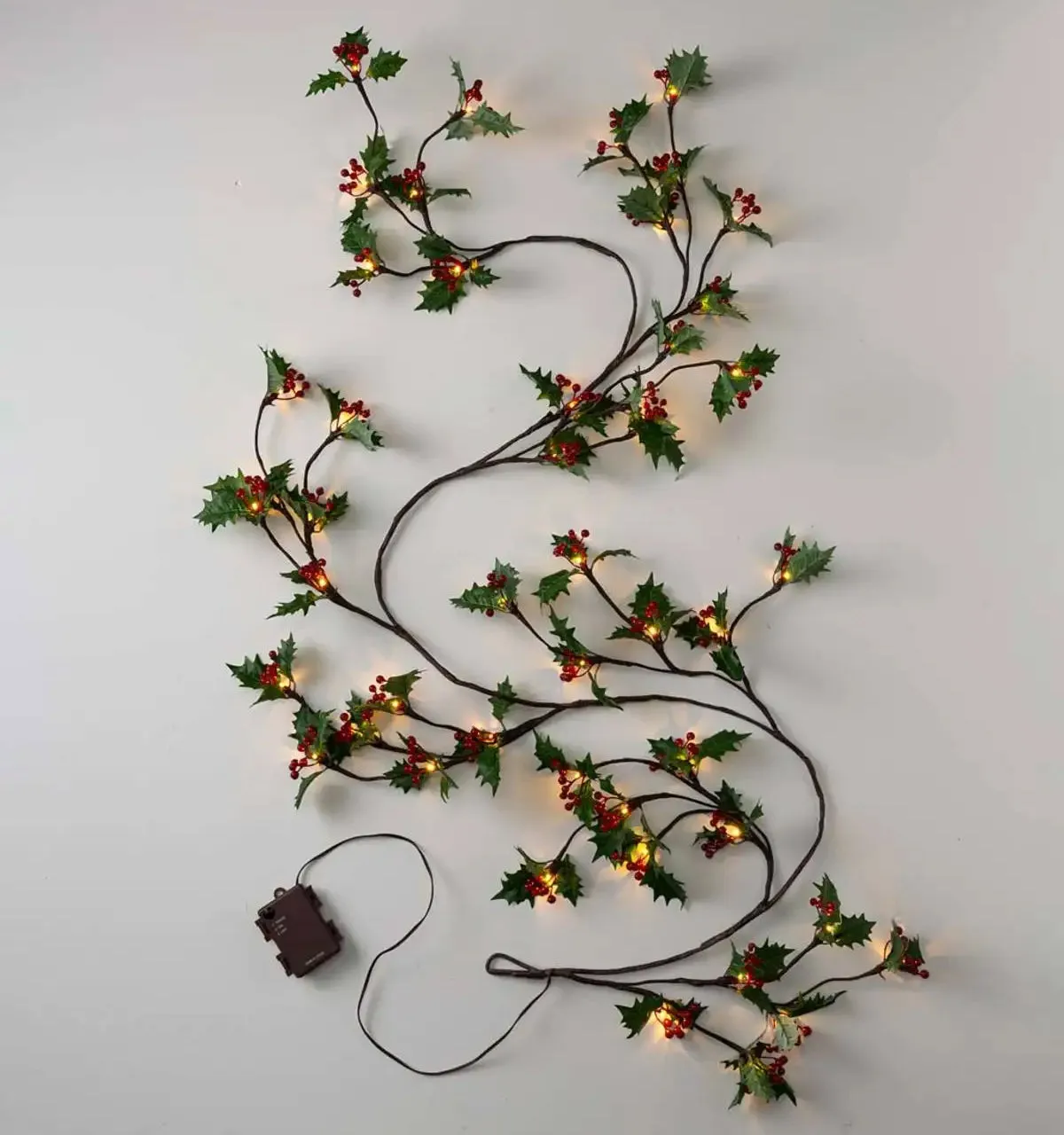 Indoor/Outdoor Holly and Berry Lighted Holiday Garland