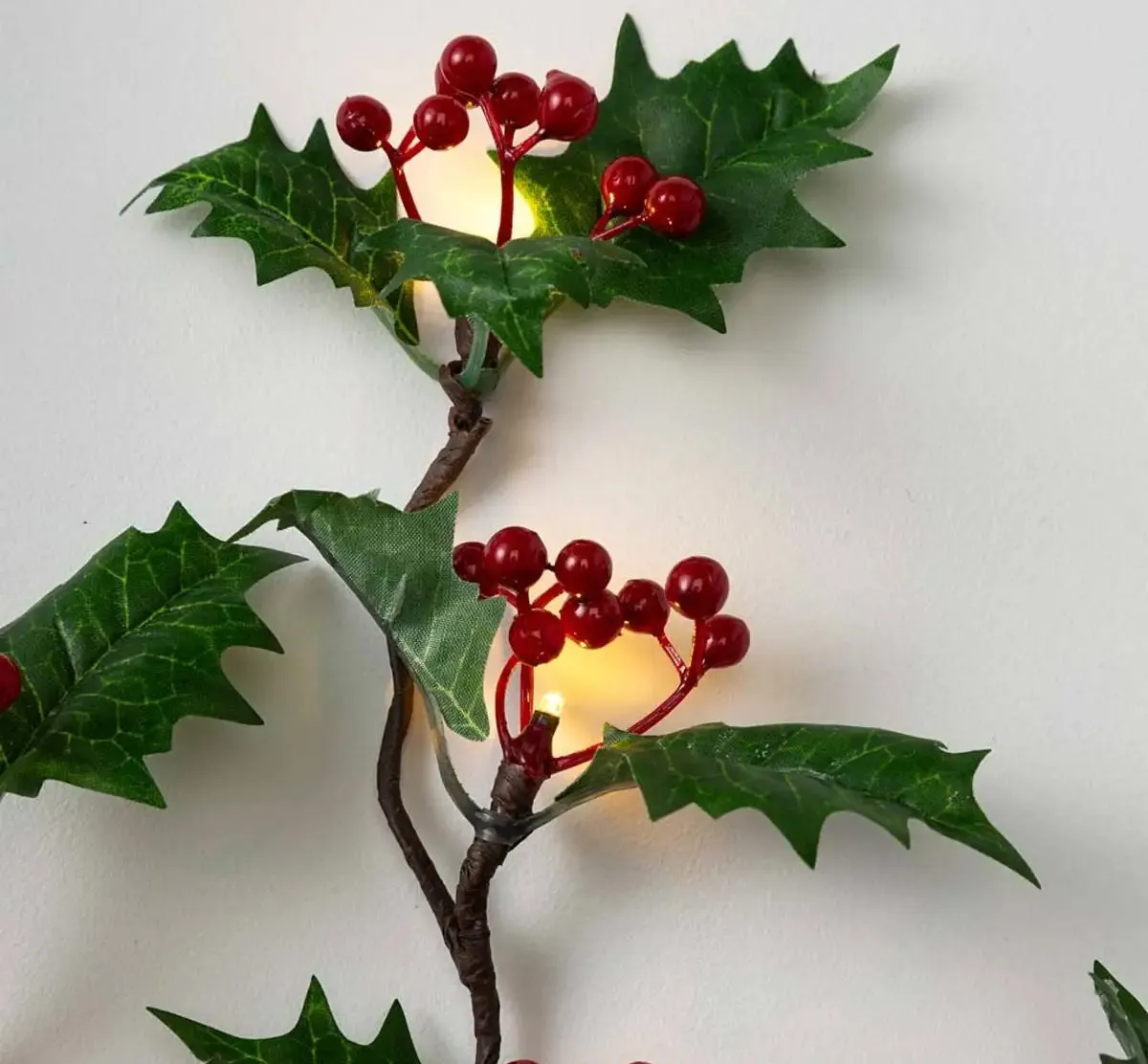 Indoor/Outdoor Holly and Berry Lighted Holiday Garland