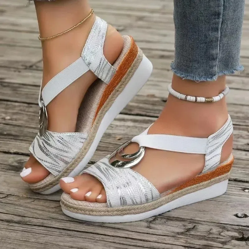 María® | Orthopedic Sandals With Tailored Support