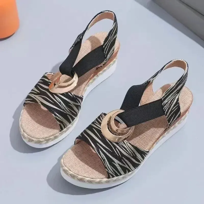 María® | Orthopedic Sandals With Tailored Support