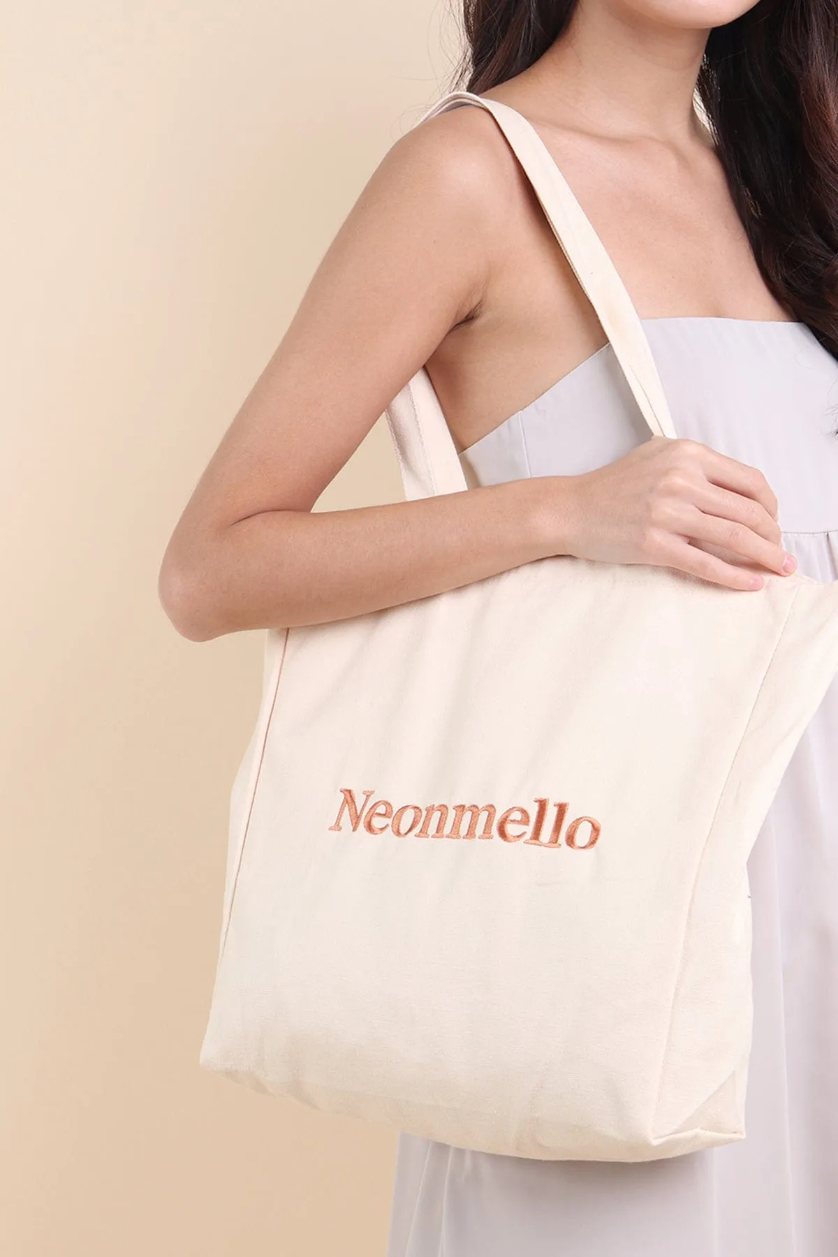 NM EVERYSLAY MAXI TOTE IN WARM OAT