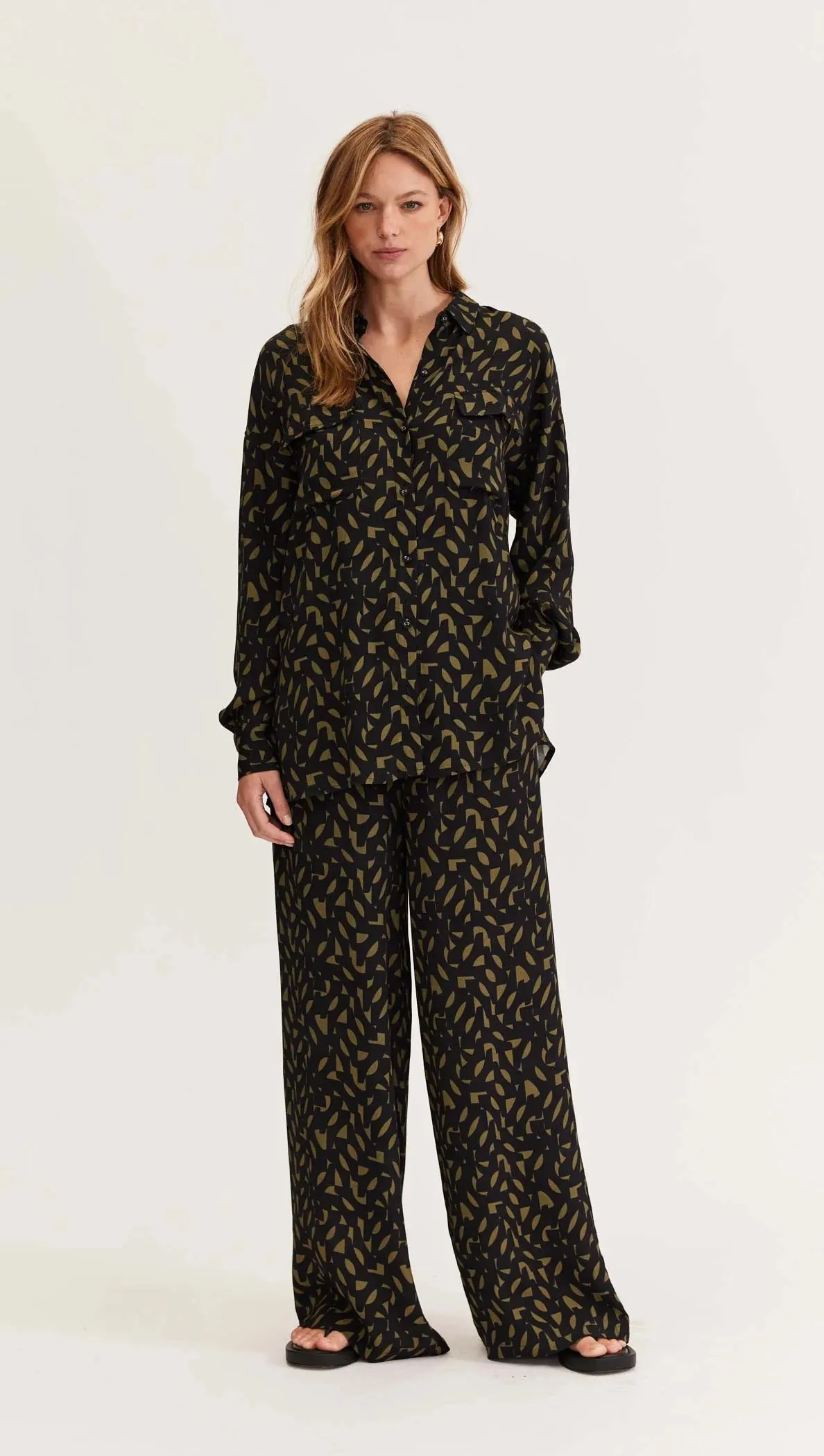 Zadie Shirt Khaki Black Geo